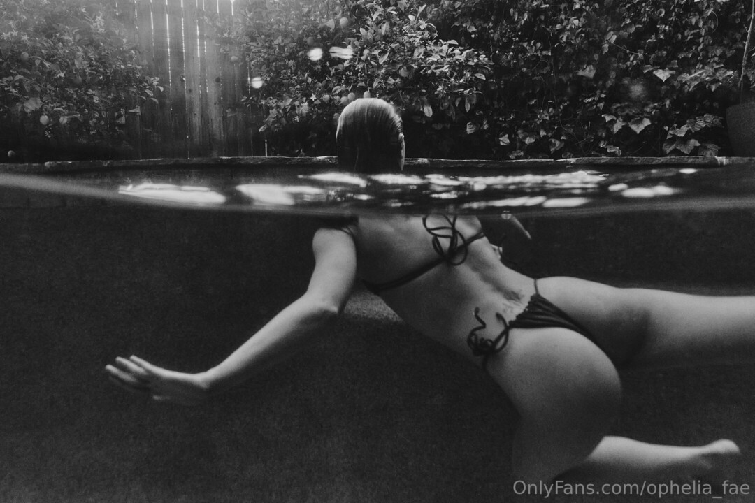 Ophelia Fae schöne perfekte bild