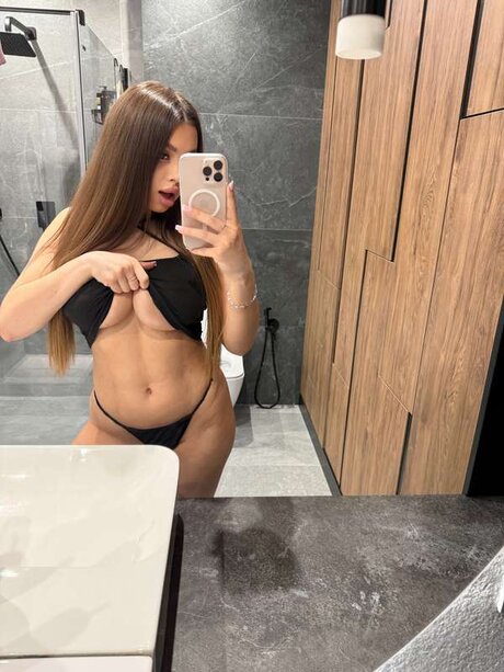 Ariannanoir pornostar kostenlose fotos