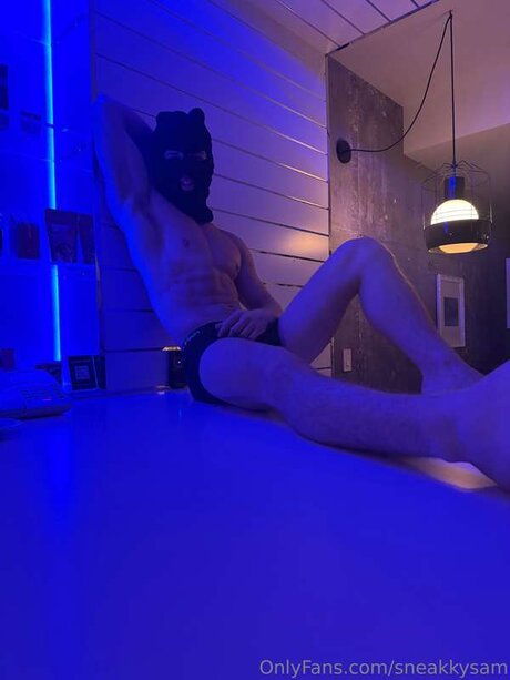 Sneakkysam nacktheit foto