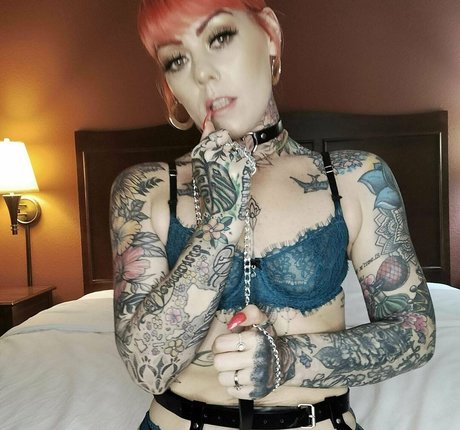 tattooedbarbie86 heiße sex galerien