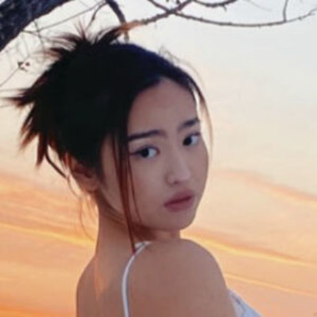 Anelya Ask model erwachsene bild