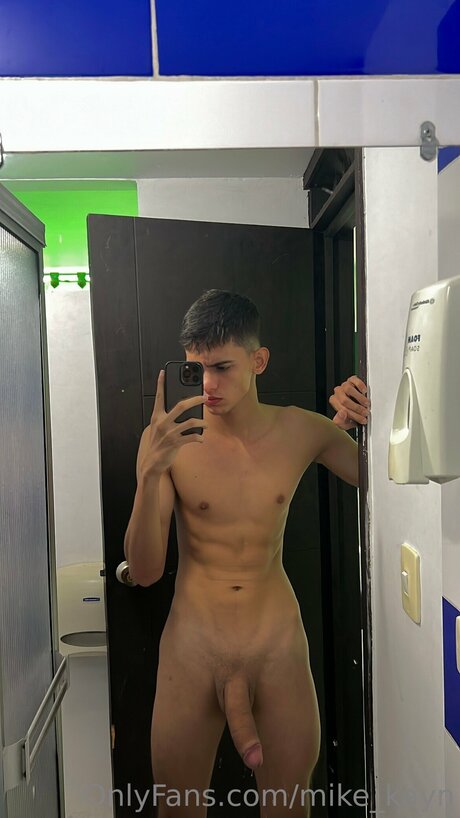 Mike Kayn hübsche porno galerie