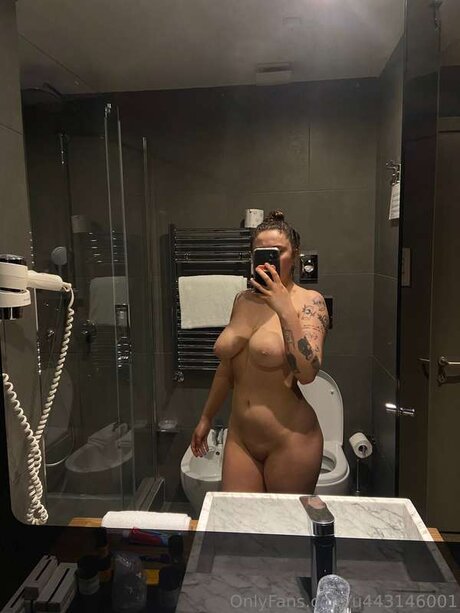 kätzchen milf onlyfans erotische akt bilder