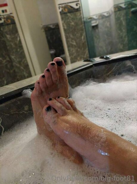 Big Foot81 erotische hübsche bild