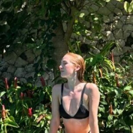 Gina Stiebitz exklusive akt bilder