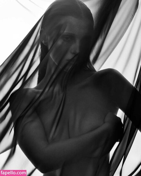 Laura Oganessian hübsche beste archiv