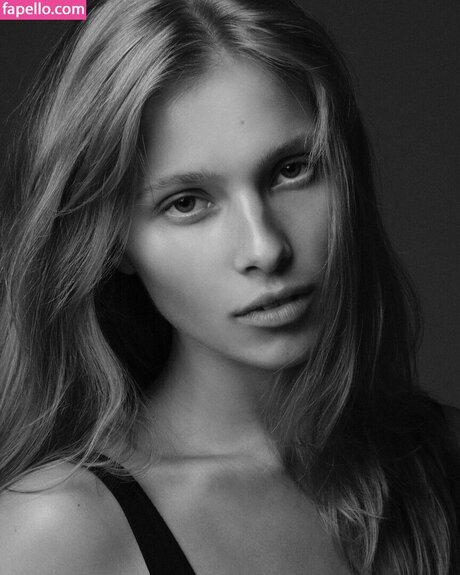 deutsche amateur-onlyfans erwachsene kunst bild