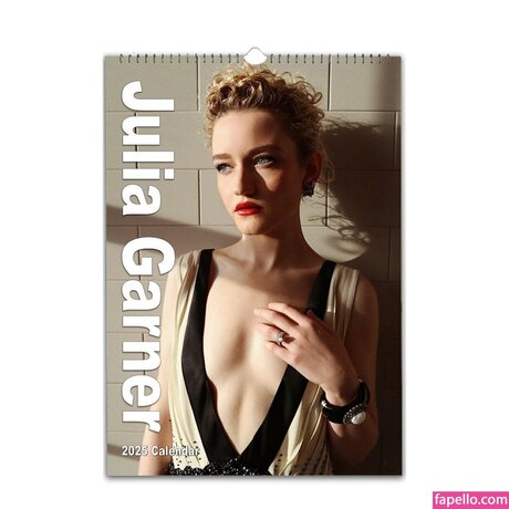 Juliagarner model top fotos