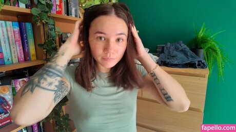 Double Take Reacts nackt freie bild