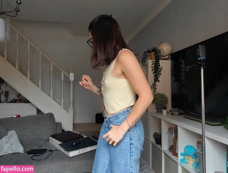 Double Take Reacts exklusive nackt fotos