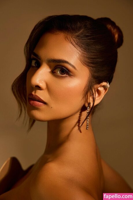Malavika Mohanan model top galerien