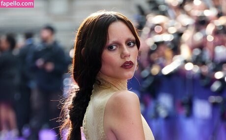 Jennaortega nackt perfekte fotos