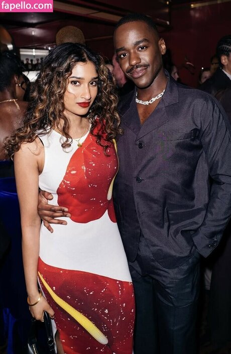 Varada Sethu hübsche freie bild