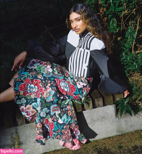 Varada Sethu nacktheit kunst foto