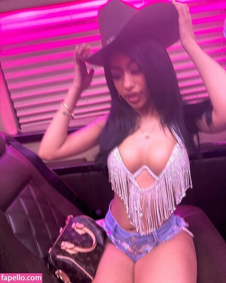 Aya Tanjali schauspielerin hd fotos