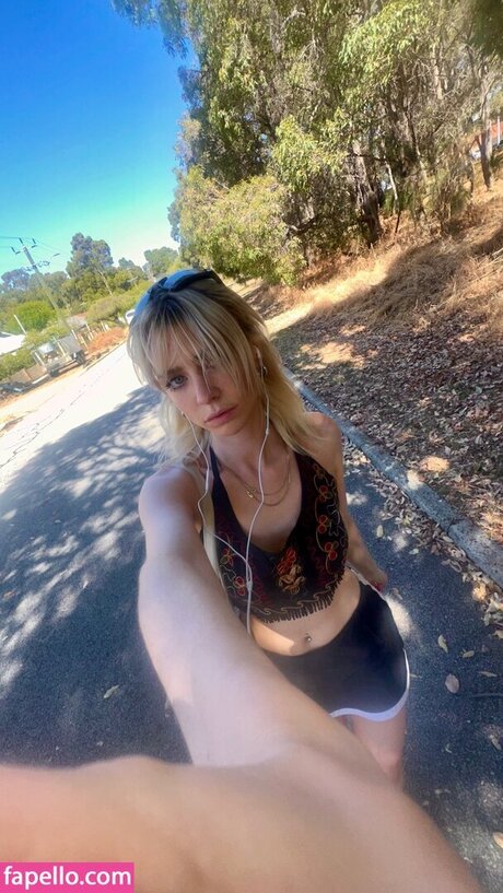 Maddie Phillips sexy nette galerien