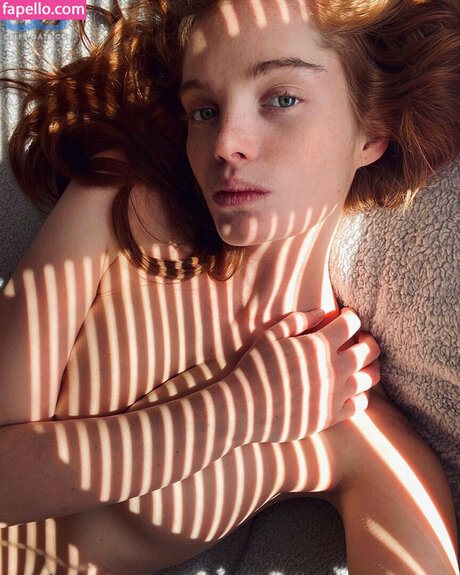 Alexina Graham exklusive erotische bild