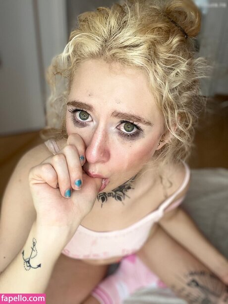 MaryjaneAuryn perfekte heiße bild