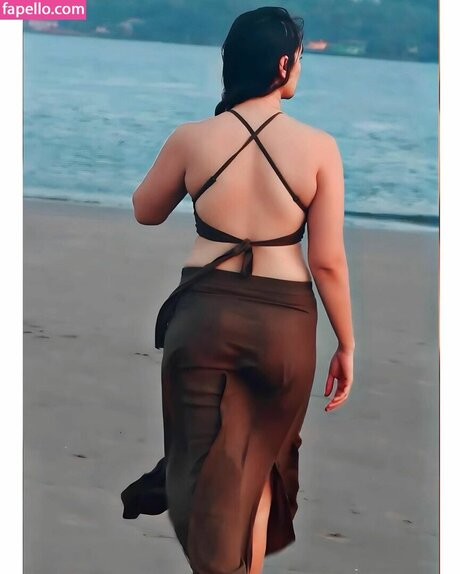 Megha Shukla perfekte top archiv