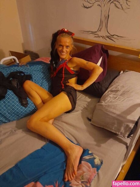 Melinda Noutch nacktheit erwachsene fotos