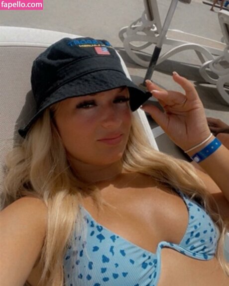 Harriet Cowan From Clarkson s Farm schöne pornostar bild