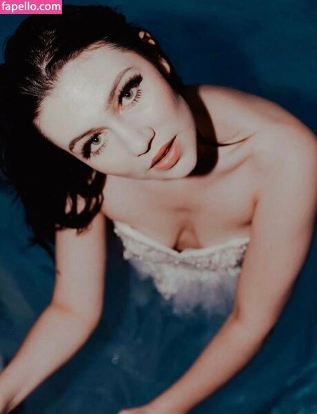 Jessie Paege model exklusive fotos