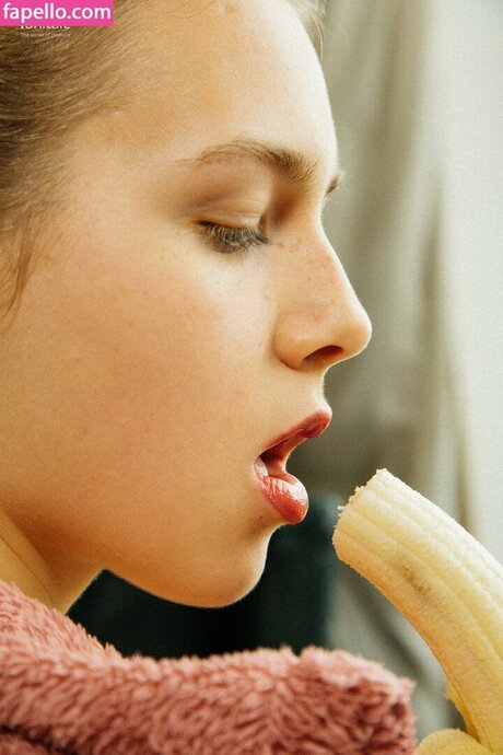 Alecia Fox kunst nacktheit bild