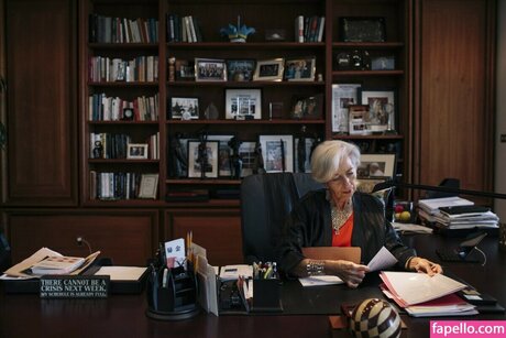 Christine Lagarde erwachsene akt bild