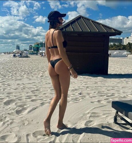ufc-onlyfans nacktheit kunst bild
