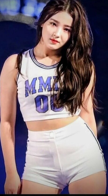 Nancy Momoland top nackt bilder