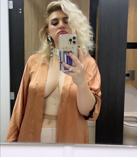 Rebecca Lucy Taylor exklusive nette galerien