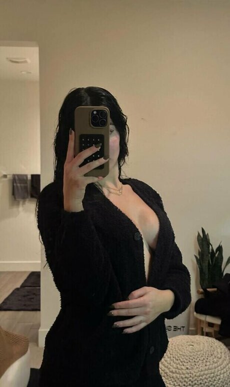 Sara Hesri nackt perfekte galerien