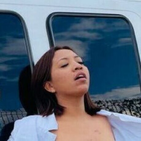 mollige asiatische onlyfans top erotische foto