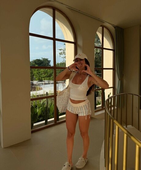 Alohalaia nackt hübsche bild