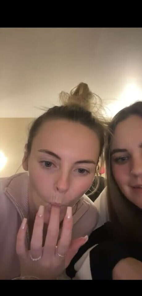 Beez ASMR porno beste foto