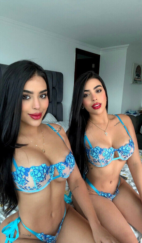 Gemelas A Ello model xxx foto