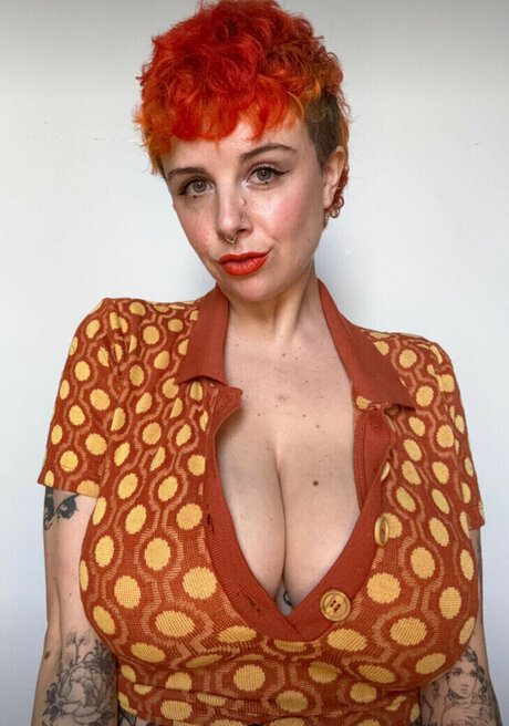 Lola milk porno nackten galerie