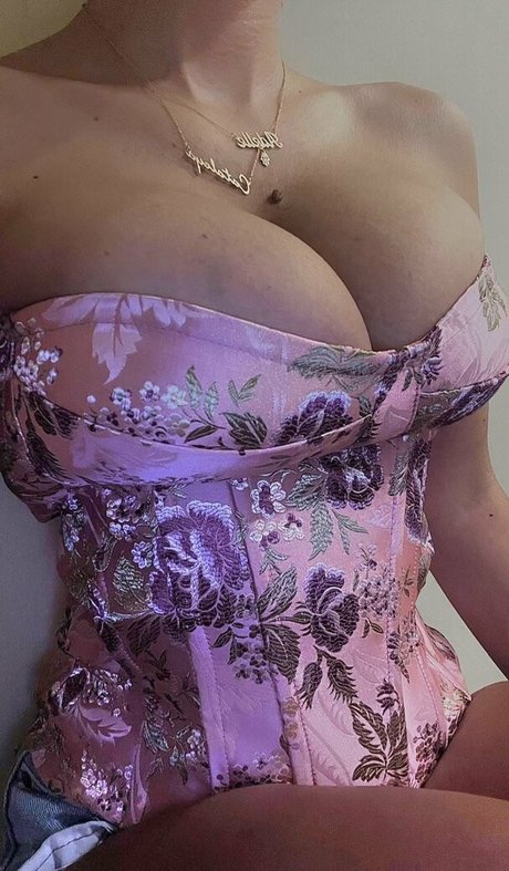 Adelaide T nackt xxx bilder