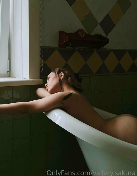 vallery sakura schöne pornostar bilder