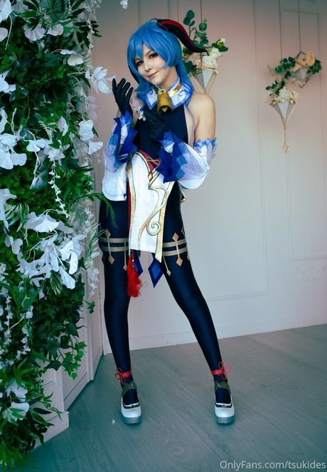 Tsukides nacktheit erwachsene bilder