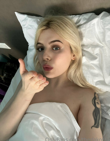 thedakotaa kostenlose sexy foto