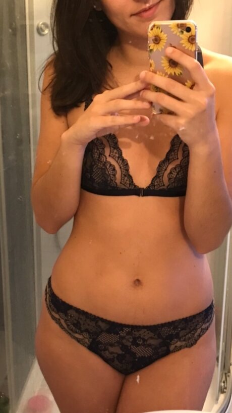 Yumi Cherry sexy pornografische bild