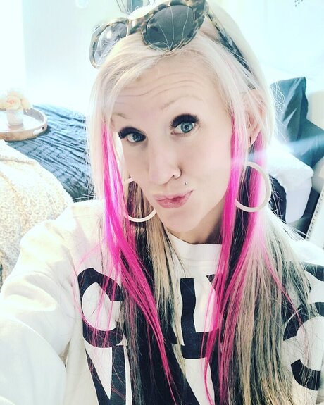 RockBarbie28free nacktheit kunst archiv