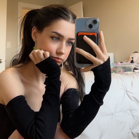 _GxddessChlxe_ xxx schöne fotos