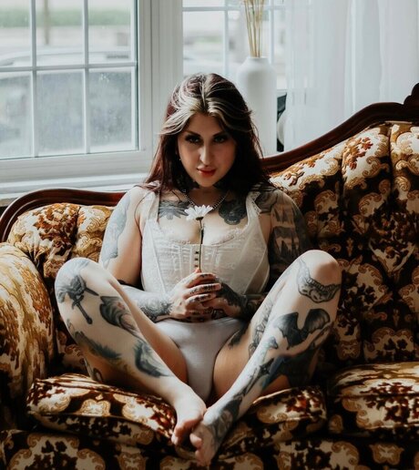 the sweetest sin pornostar akt bild