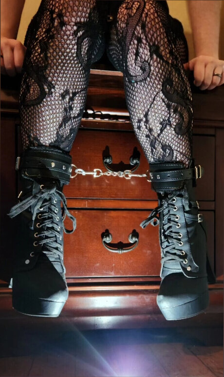 Dark Nightmare model porno fotos