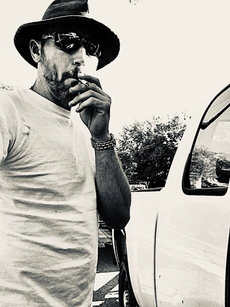 Creek nackt hübsche bilder