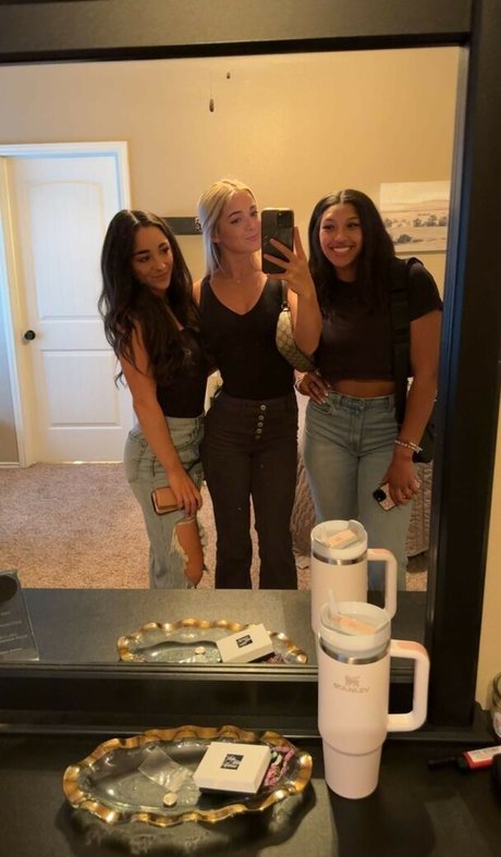 haarige ebenholz-onlyfans hd kunst archiv