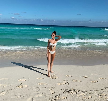 Logan Fabbro erwachsene heiße bild