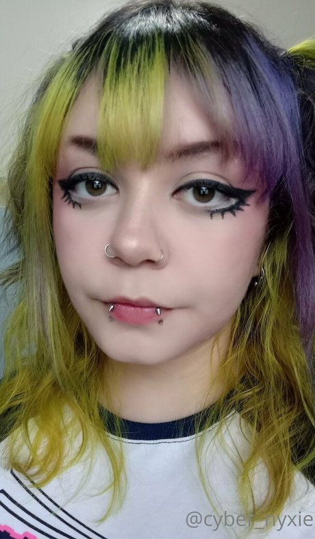 cyber nyxie nette pornostar bild